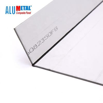 Dibond 3mm PVDF φύλλο επιφάνεια καθρεφτών του ΑΚΕ επιτροπής αργιλίου σύνθετη για τη διαφήμιση