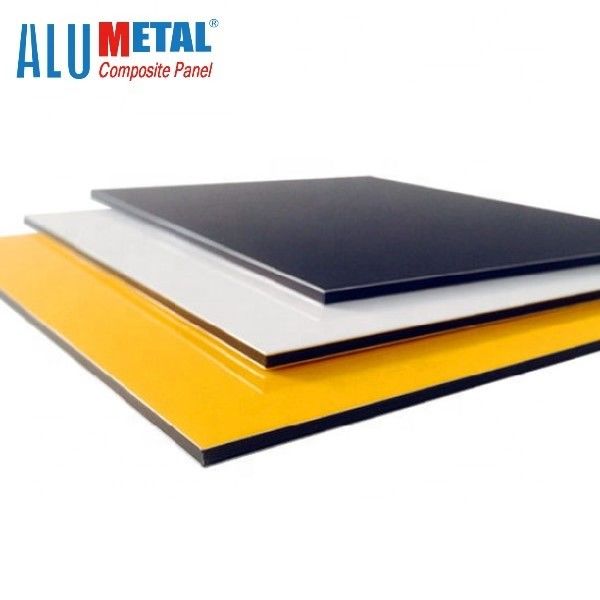 0.4MM 1250mm εκτιμημένο το πυρκαγιά PE επιτροπής αλουμινίου σύνθετο χρωμάτισε το μαύρο φύλλο AA3003 του ΑΚΕ